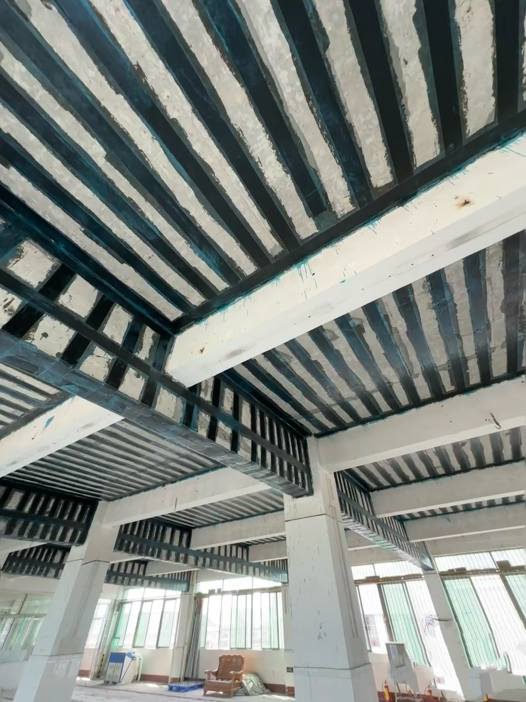 <i style='color:red'>碳纤维布</i>施工流程详解【加固博士<i style='color:red'>碳纤维布</i>加固】